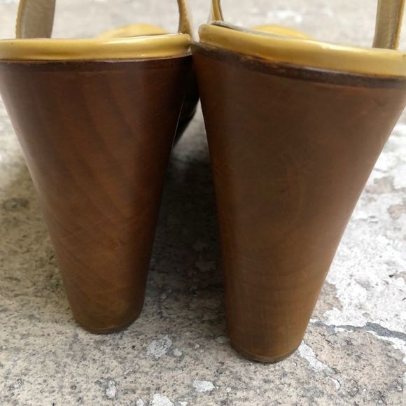 Chloe - Picture 3 of 5